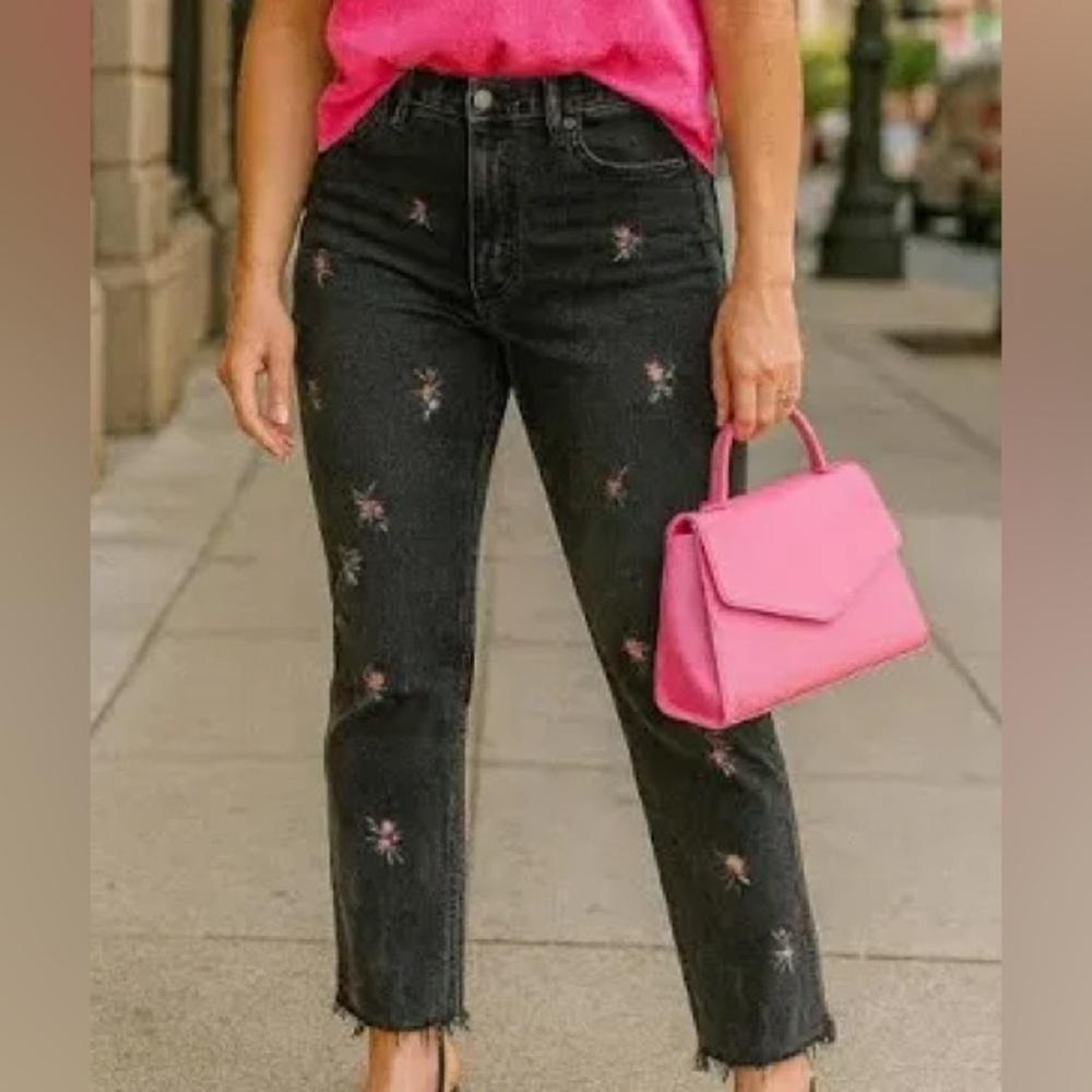 Abercrombie & Fitch Black Cropped Embroidered Ankle Jeans